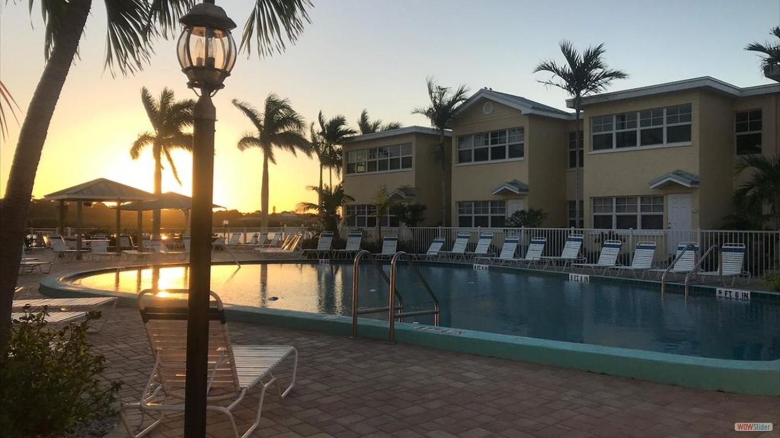 Gulf Coast Gem Private Condo - 2Bed, 1Bath, Sleeps 6, Across The Street From Beach & Gulf, Game Room, Pool Клірвотер-Біч Екстер'єр фото