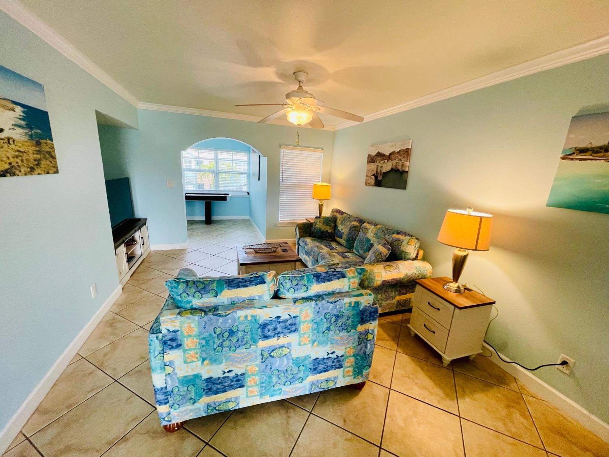 Gulf Coast Gem Private Condo - 2Bed, 1Bath, Sleeps 6, Across The Street From Beach & Gulf, Game Room, Pool Клірвотер-Біч Екстер'єр фото